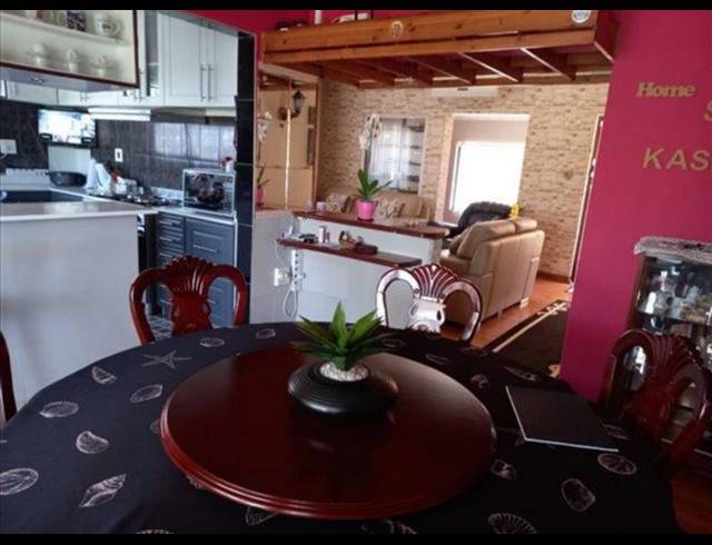 3 BEDROOM HOUSE FOR SALE IN BLUFF